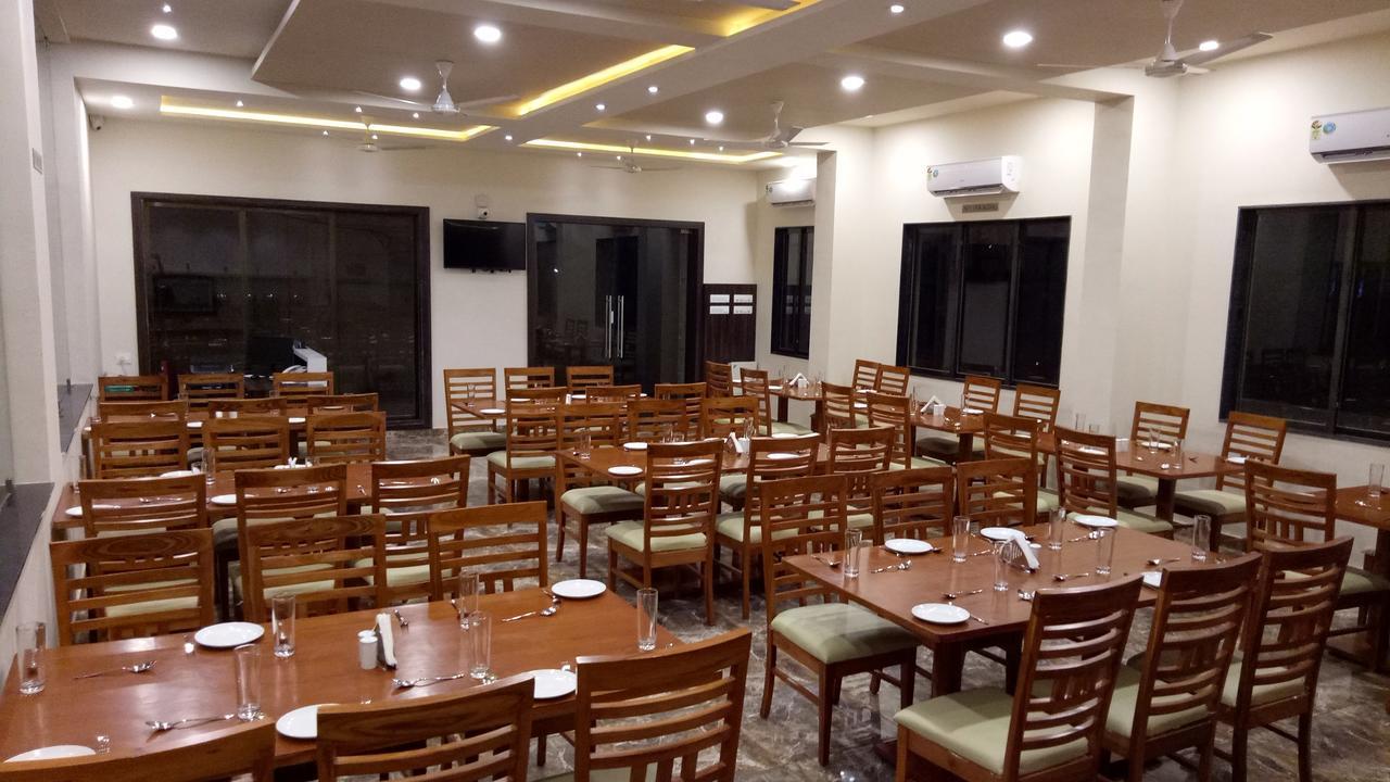 فندق Swati Svasti 3B Dwārka المظهر الخارجي الصورة